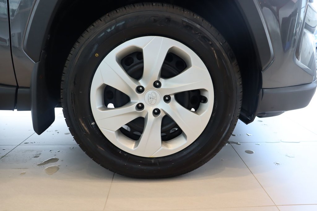 Toyota RAV4  2021 à Jonquière, Québec - 7 - w1024h768px