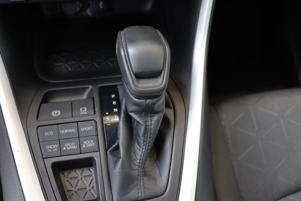 Toyota RAV4  2021 à Jonquière, Québec - 16 - w1024h768px