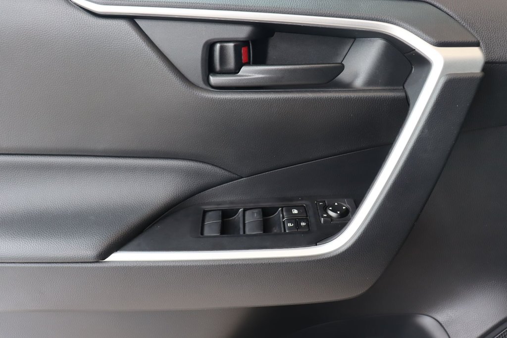 Toyota RAV4  2021 à Jonquière, Québec - 20 - w1024h768px
