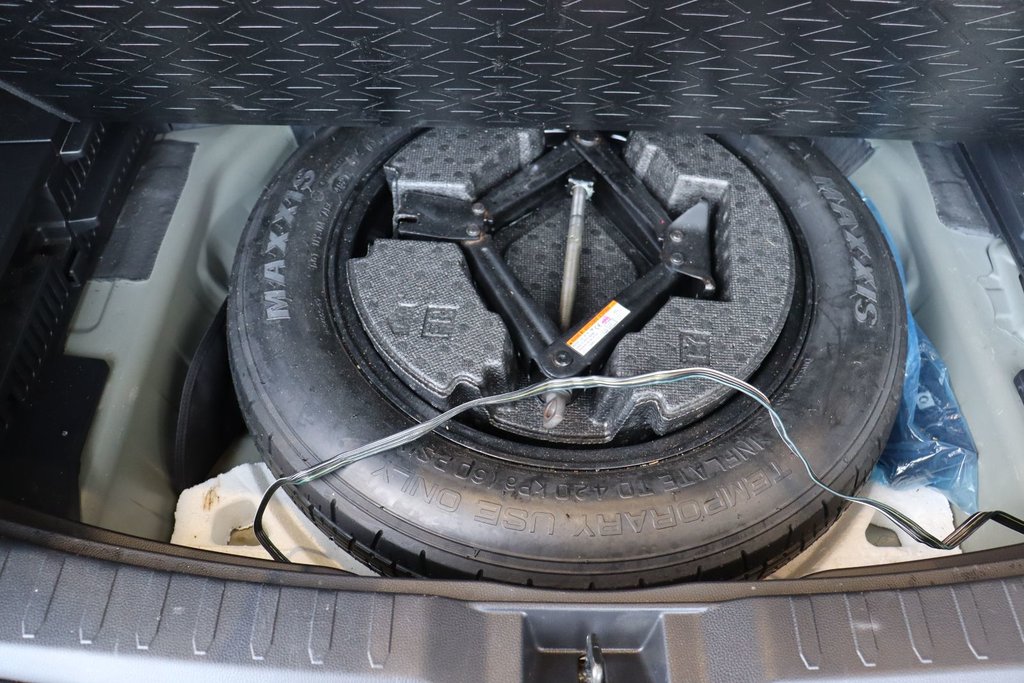 Toyota RAV4 Hybrid SE 2022 à Chicoutimi, Québec - 9 - w1024h768px