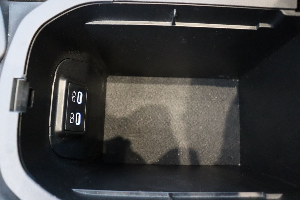 Toyota RAV4 Hybrid SE 2022 à Chicoutimi, Québec - 24 - w1024h768px