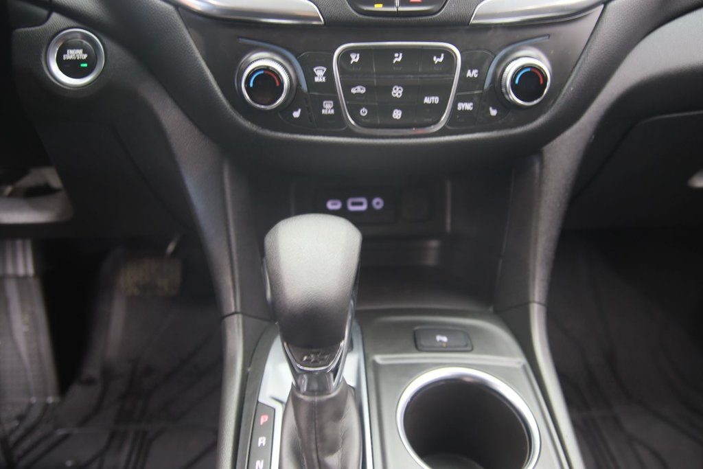 2022 Chevrolet Equinox in Sept-Îles, Quebec - 13 - w1024h768px