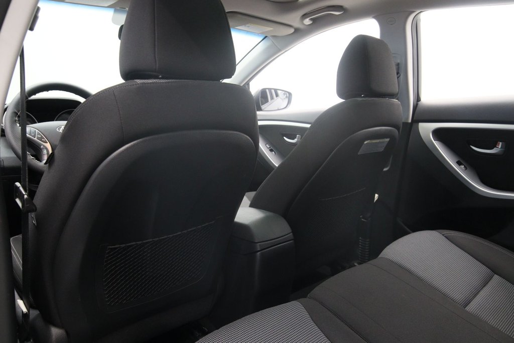 2016 Hyundai Elantra GT GLS in Chicoutimi, Quebec - 10 - w1024h768px