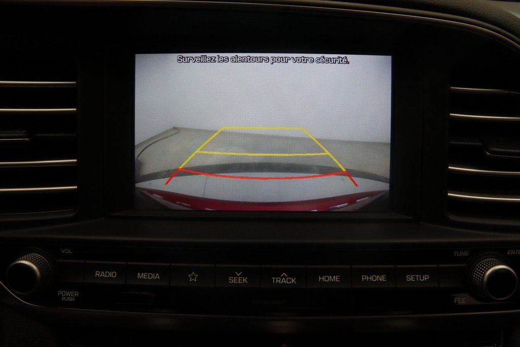 2019 Hyundai Elantra in Sept-Îles, Quebec - 15 - w1024h768px