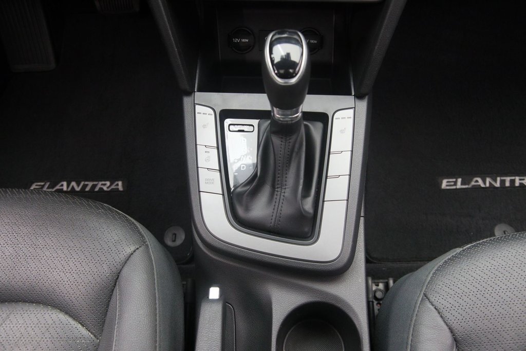 2019 Hyundai Elantra in Sept-Îles, Quebec - 13 - w1024h768px
