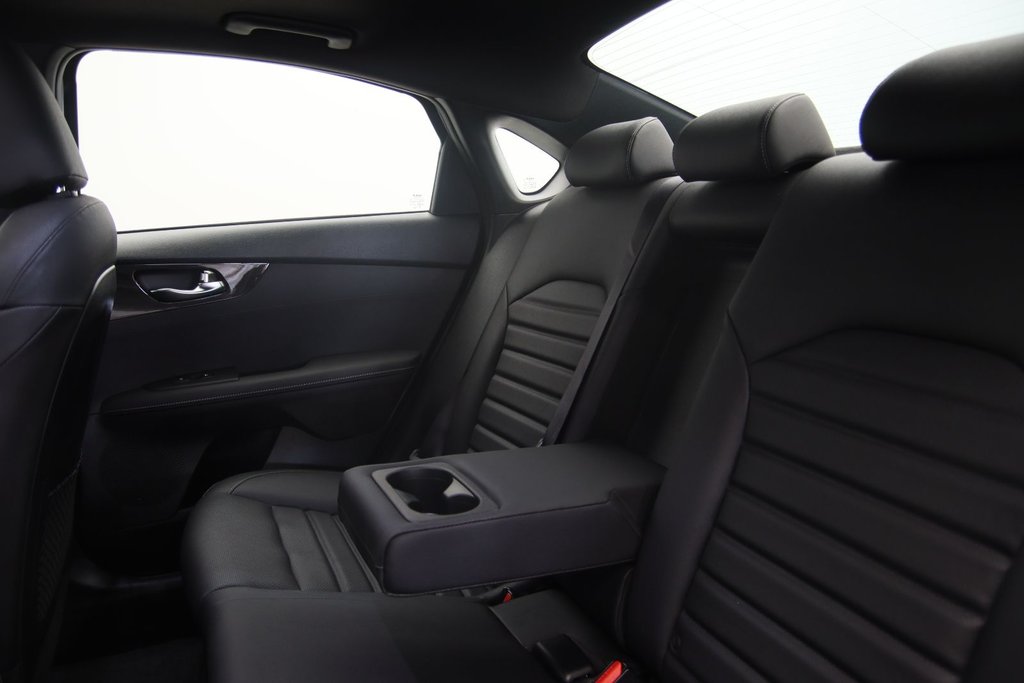 2023 Kia Forte in Chicoutimi, Quebec - 10 - w1024h768px