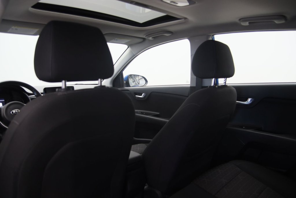 Kia Rio 5-door  2021 à Jonquière, Québec - 9 - w1024h768px