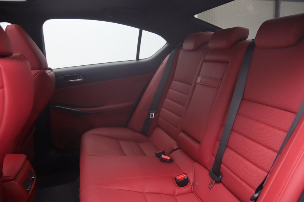 2022 Lexus IS 350 in Chicoutimi, Quebec - 10 - w1024h768px