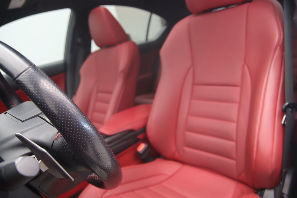 2022 Lexus IS 350 in Chicoutimi, Quebec - 7 - w1024h768px