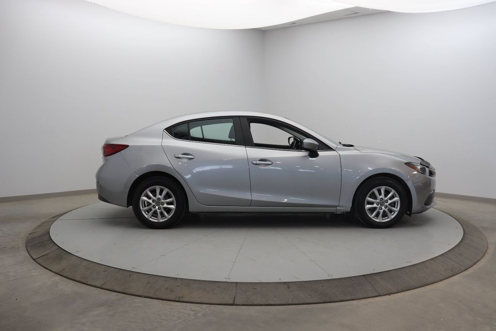 Mazda 3  2016 à Jonquière, Québec - 3 - w1024h768px
