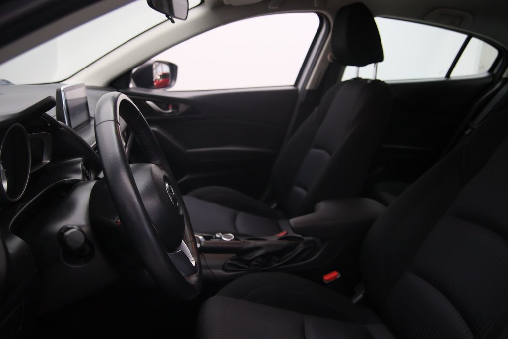 Mazda 3  2016 à Jonquière, Québec - 7 - w1024h768px