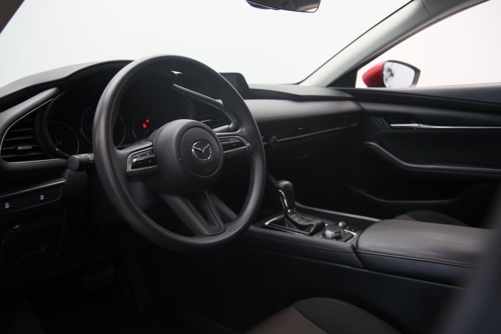 2022 Mazda 3 GX in Chicoutimi, Quebec - 7 - w1024h768px