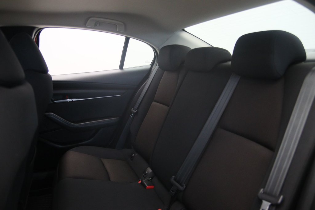 2022 Mazda 3 GX in Chicoutimi, Quebec - 8 - w1024h768px