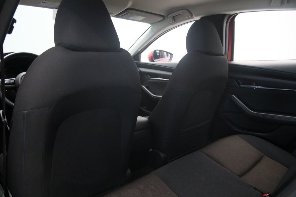 2022 Mazda 3 GX in Chicoutimi, Quebec - 9 - w1024h768px