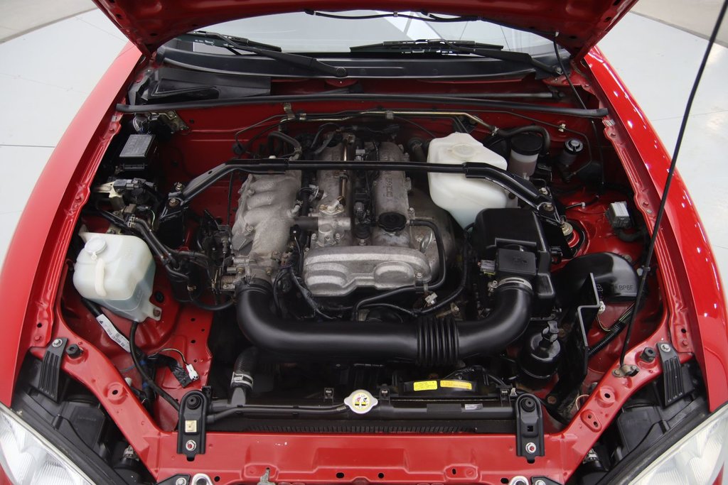 2004 Mazda MX-5 Miata in Jonquière, Quebec - 12 - w1024h768px