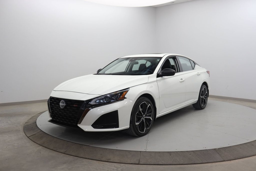 2023 Nissan Altima in Baie-Comeau, Quebec - 1 - w1024h768px