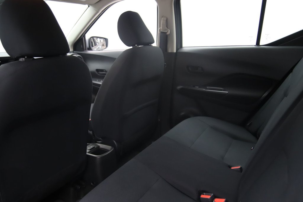 2023 Nissan Kicks S in Chicoutimi, Quebec - 8 - w1024h768px