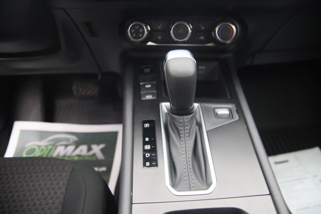 2025 Nissan Kicks S in Chicoutimi, Quebec - 13 - w1024h768px