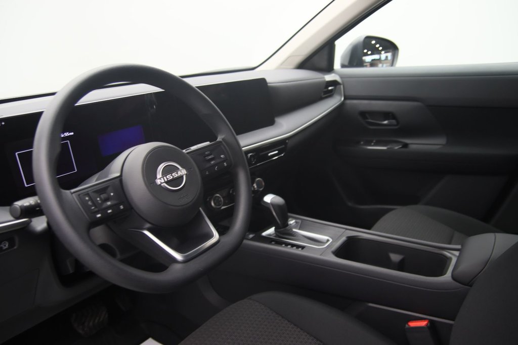 2025 Nissan Kicks S in Chicoutimi, Quebec - 6 - w1024h768px