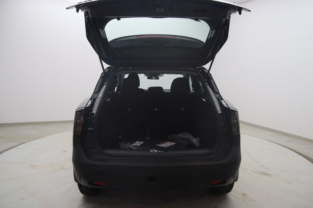 2025 Nissan Kicks S in Chicoutimi, Quebec - 17 - w1024h768px