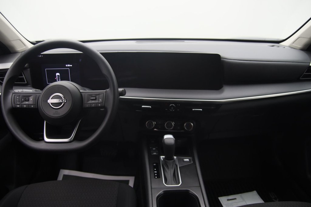 2025 Nissan Kicks S in Chicoutimi, Quebec - 10 - w1024h768px