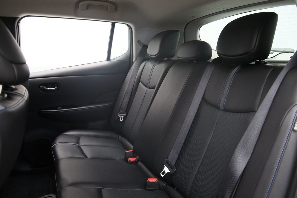 2023 Nissan LEAF SL PLUS in Jonquière, Quebec - 8 - w1024h768px