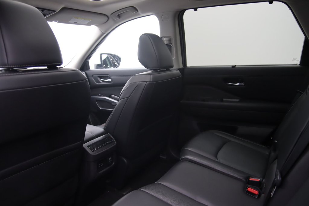 2022 Nissan Pathfinder in Baie-Comeau, Quebec - 8 - w1024h768px
