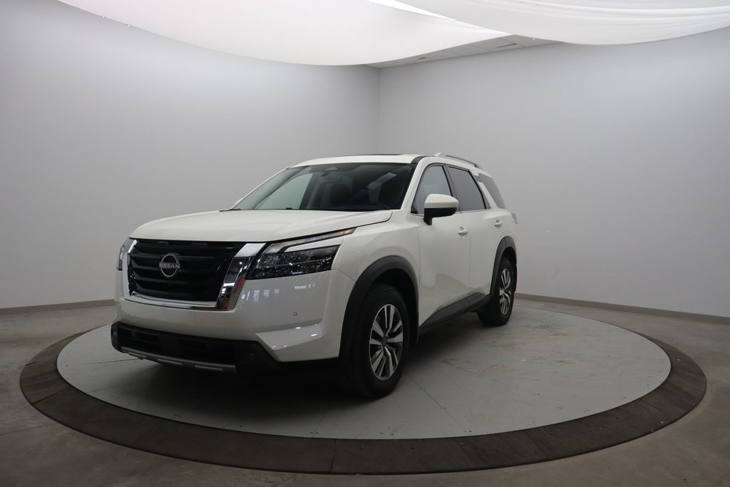 Nissan Pathfinder  2023 à Sept-Îles, Québec - 1 - w1024h768px