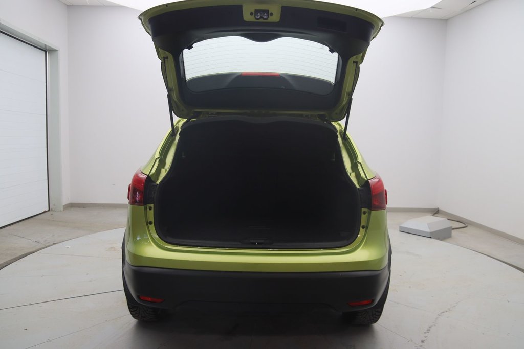 2018 Nissan Qashqai in Baie-Comeau, Quebec - 18 - w1024h768px