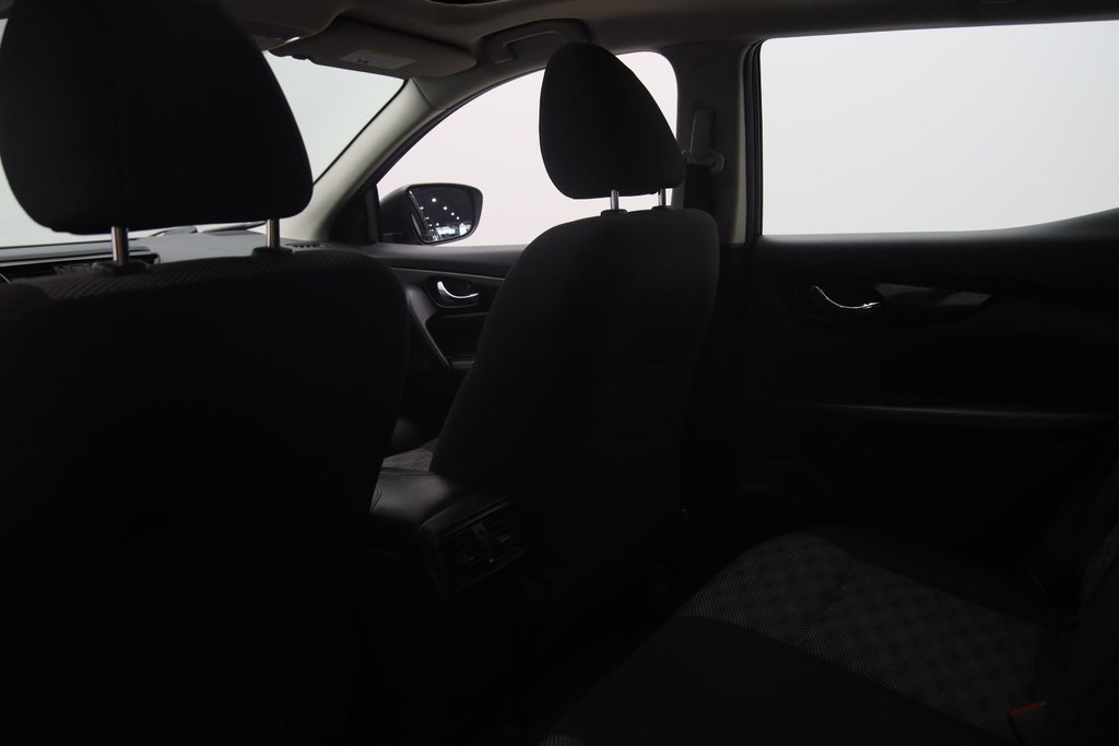 Nissan Qashqai  2020 à Jonquière, Québec - 8 - w1024h768px