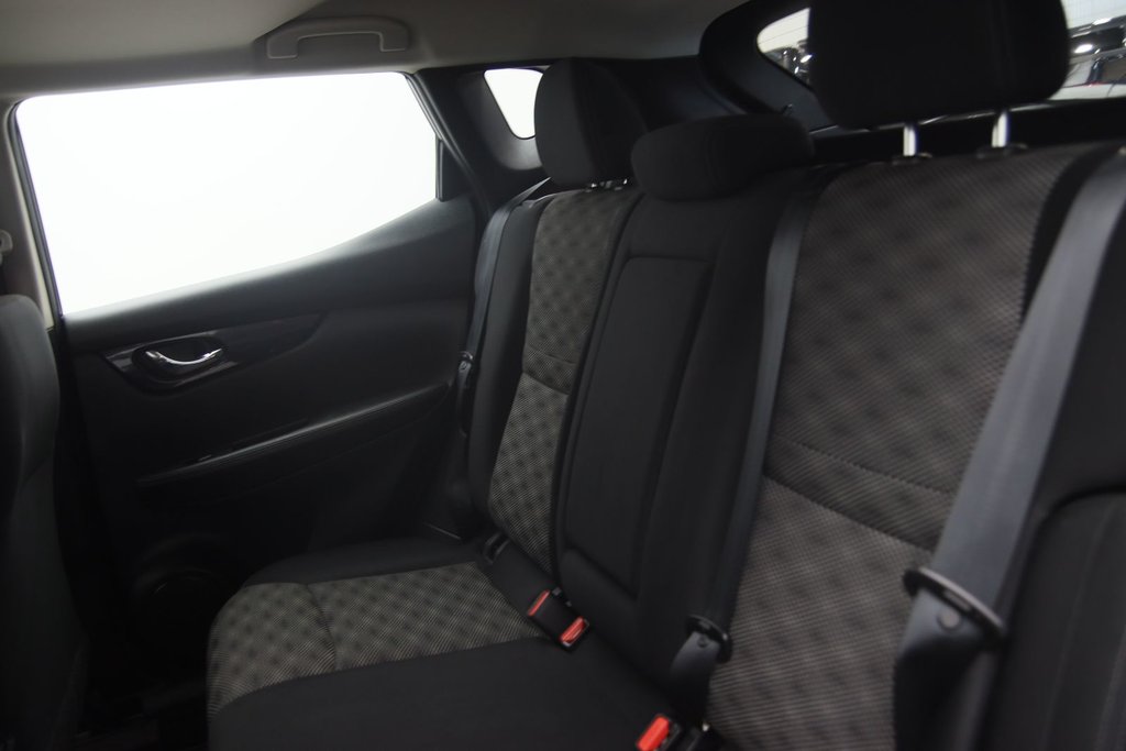 Nissan Qashqai  2020 à Jonquière, Québec - 9 - w1024h768px