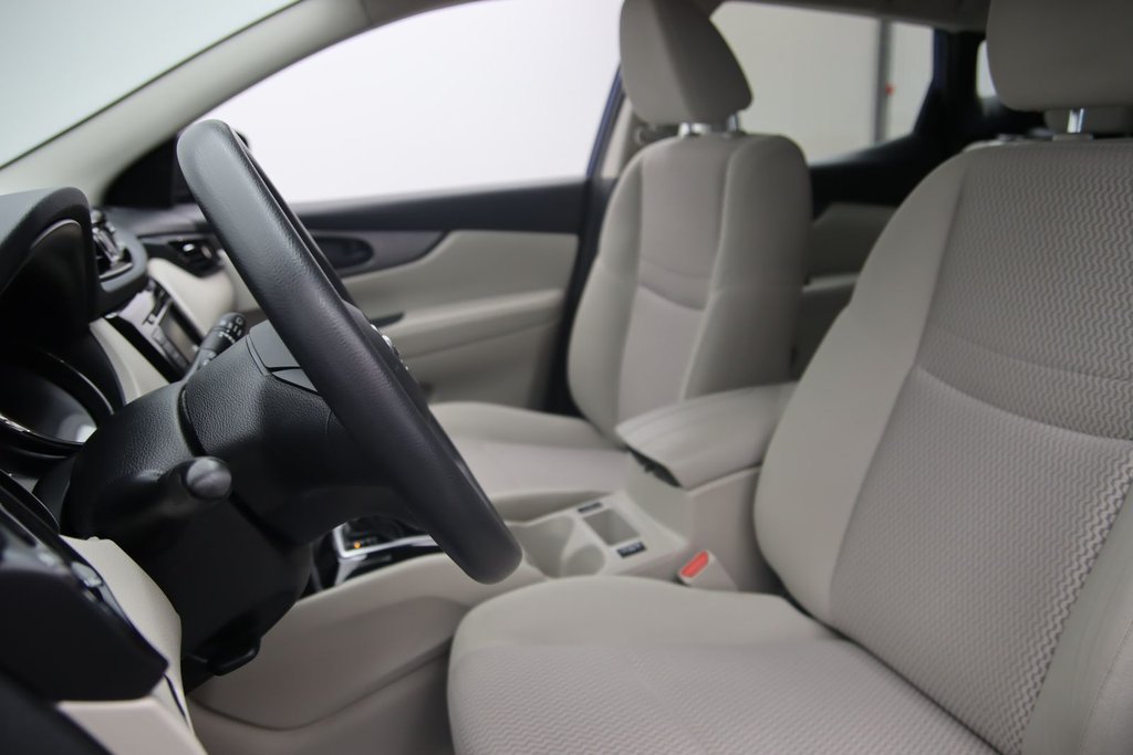 2021 Nissan Qashqai S in Chicoutimi, Quebec - 7 - w1024h768px