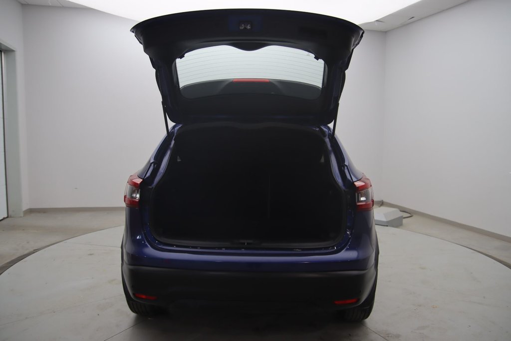2021 Nissan Qashqai S in Chicoutimi, Quebec - 17 - w1024h768px