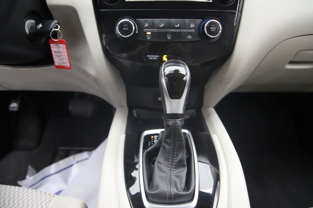2021 Nissan Qashqai S in Chicoutimi, Quebec - 13 - w1024h768px
