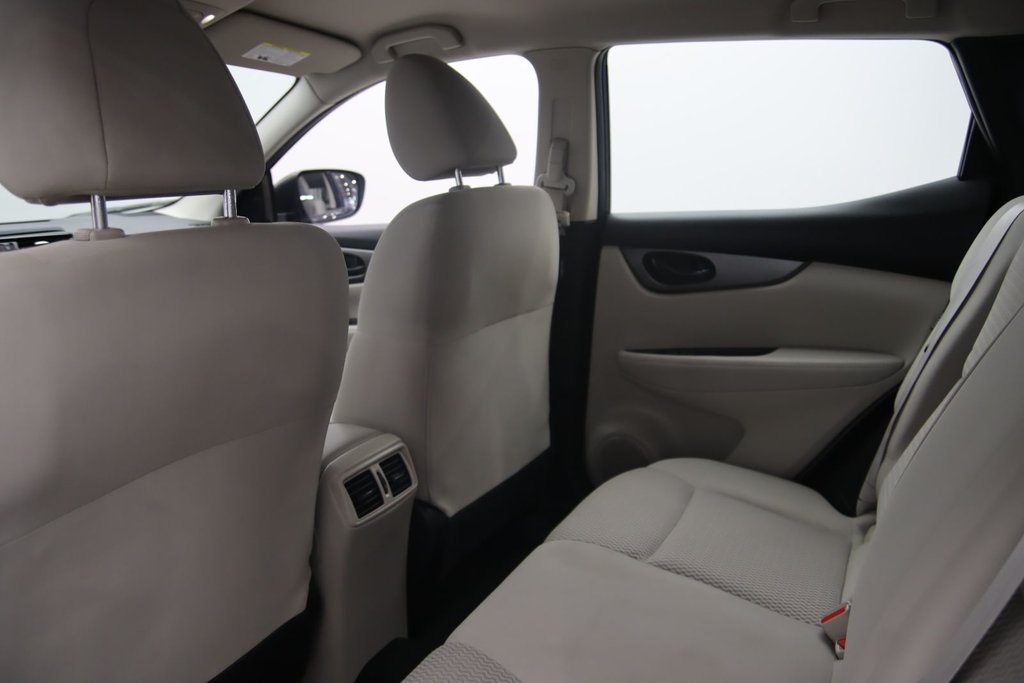 2021 Nissan Qashqai S in Chicoutimi, Quebec - 8 - w1024h768px