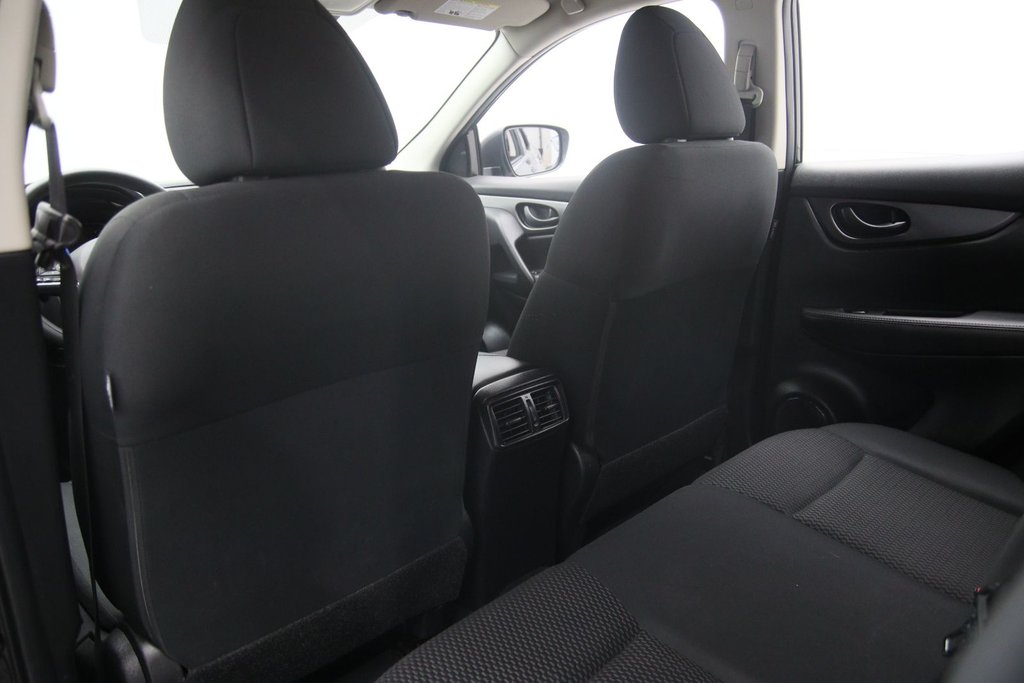 Nissan Qashqai  2023 à Jonquière, Québec - 9 - w1024h768px