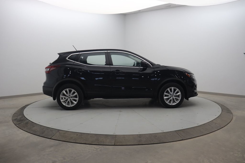 Nissan Qashqai  2023 à Jonquière, Québec - 3 - w1024h768px