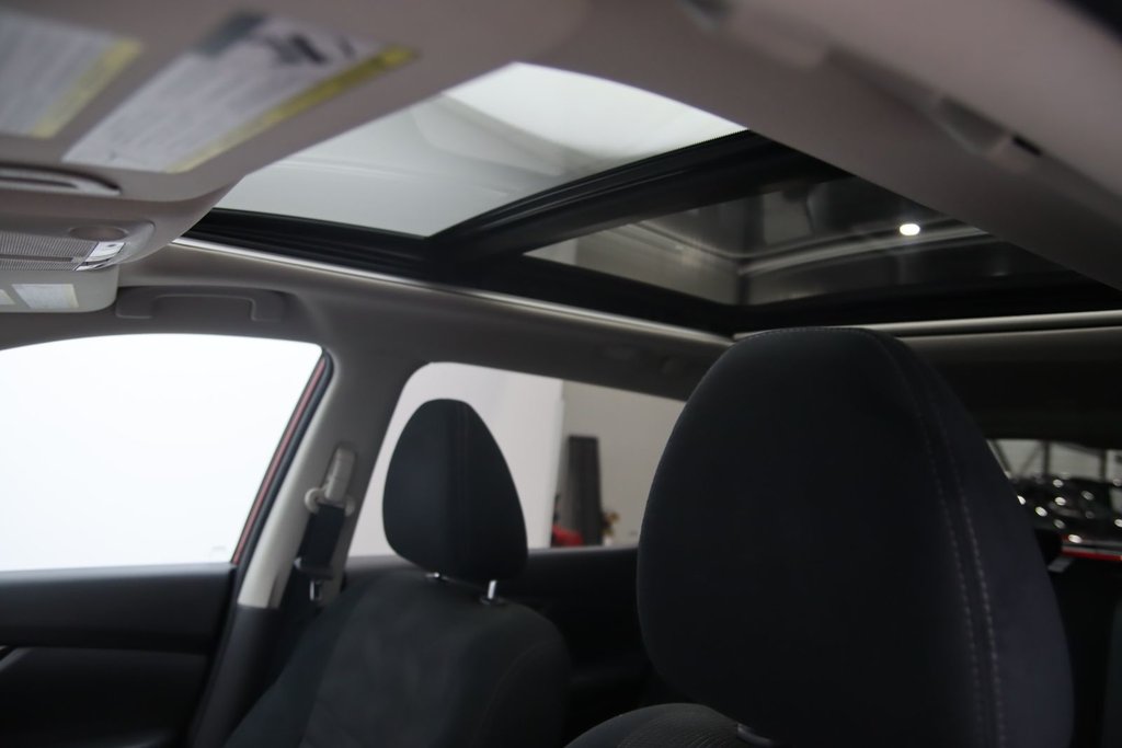 2016 Nissan Rogue in Jonquière, Quebec - 8 - w1024h768px