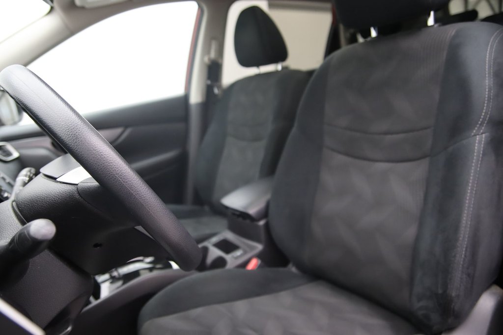 2016 Nissan Rogue in Jonquière, Quebec - 7 - w1024h768px