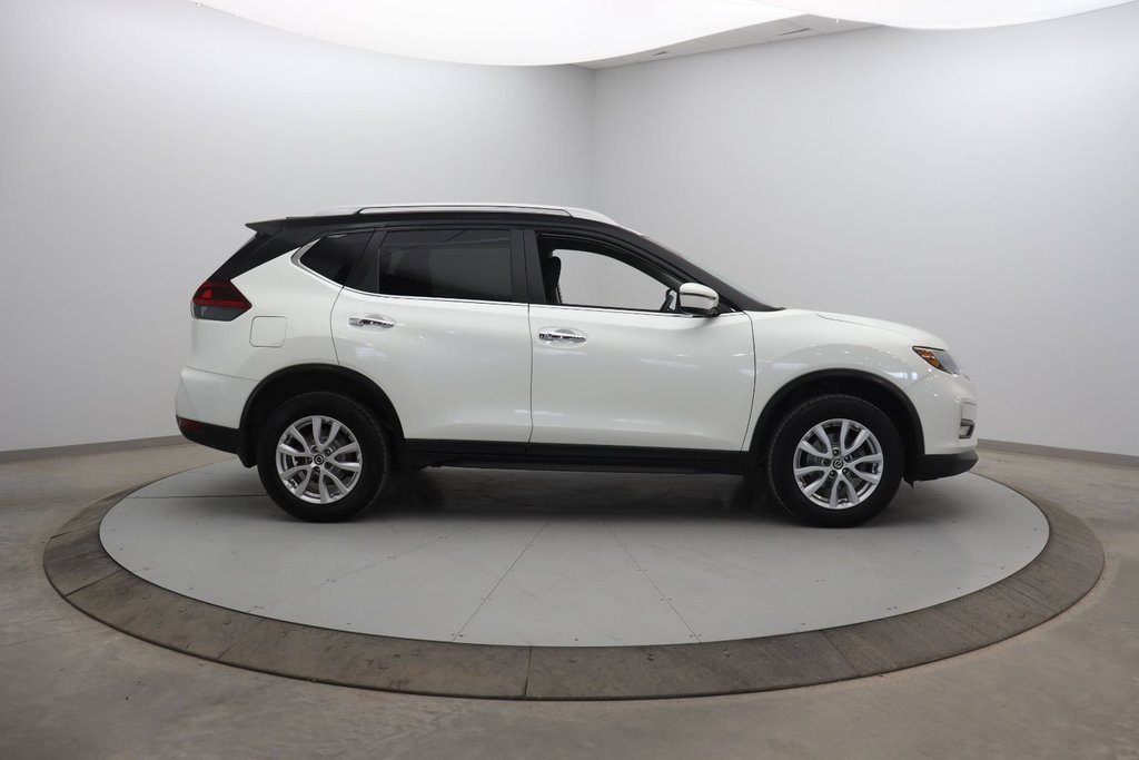 2020 Nissan Rogue in Jonquière, Quebec - 3 - w1024h768px