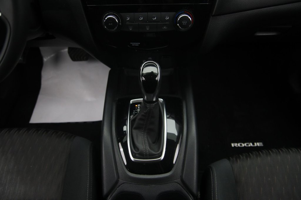 2020 Nissan Rogue in Jonquière, Quebec - 13 - w1024h768px