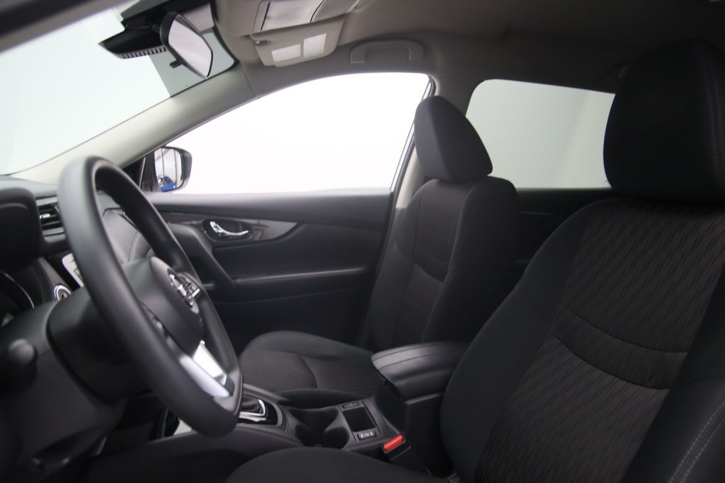 2020 Nissan Rogue in Jonquière, Quebec - 7 - w1024h768px