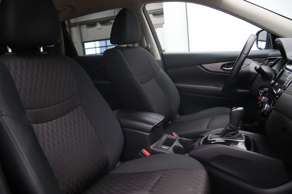 2020 Nissan Rogue S in Jonquière, Quebec - 15 - w1024h768px