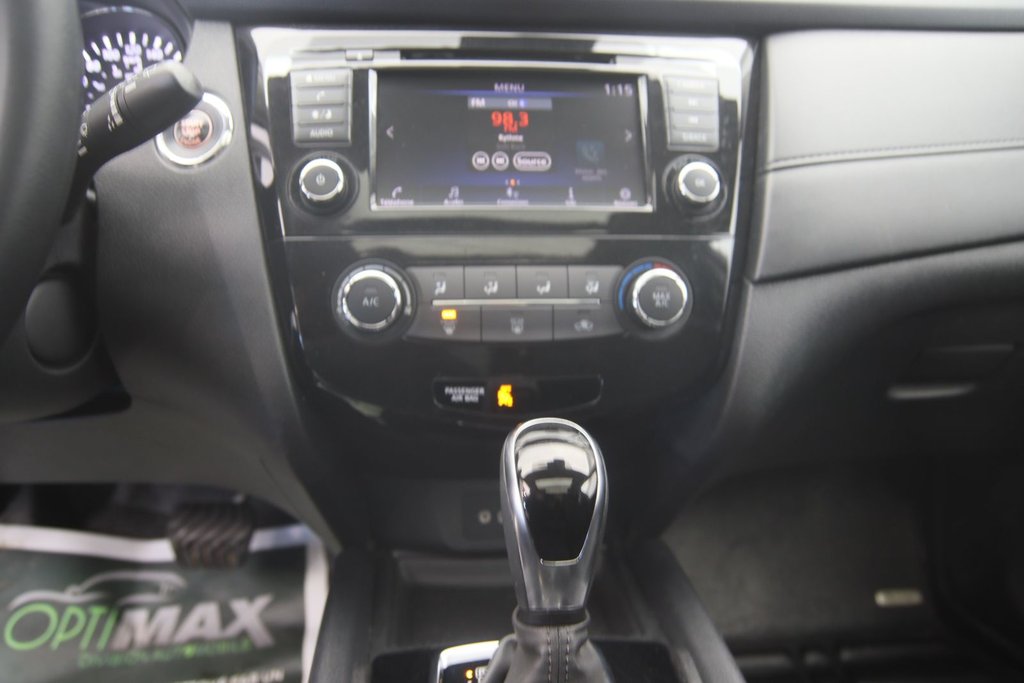 Nissan Rogue  2020 à Sept-Îles, Québec - 12 - w1024h768px