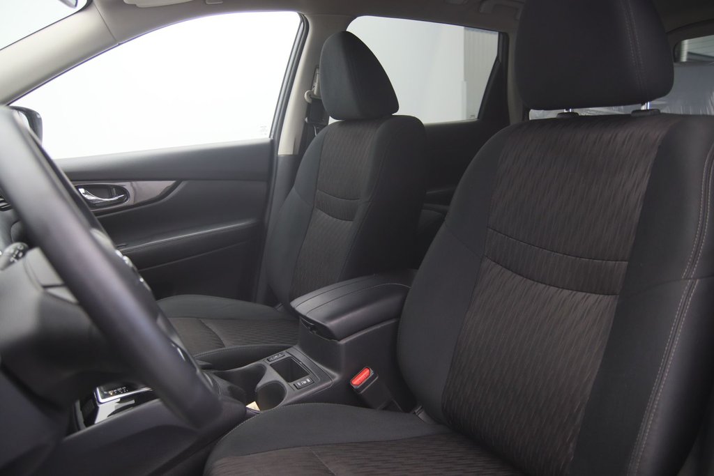 Nissan Rogue  2020 à Sept-Îles, Québec - 7 - w1024h768px