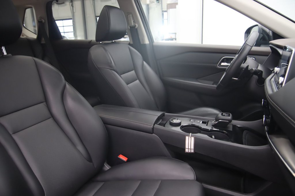 2021 Nissan Rogue SV in Chicoutimi, Quebec - 16 - w1024h768px
