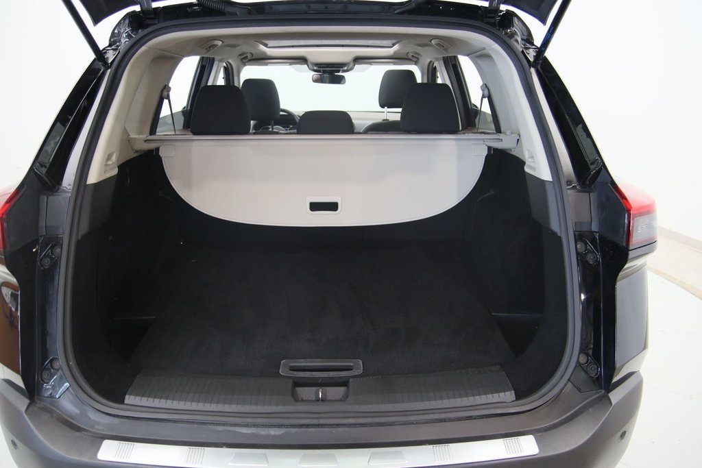 Nissan Rogue  2022 à Sept-Îles, Québec - 18 - w1024h768px