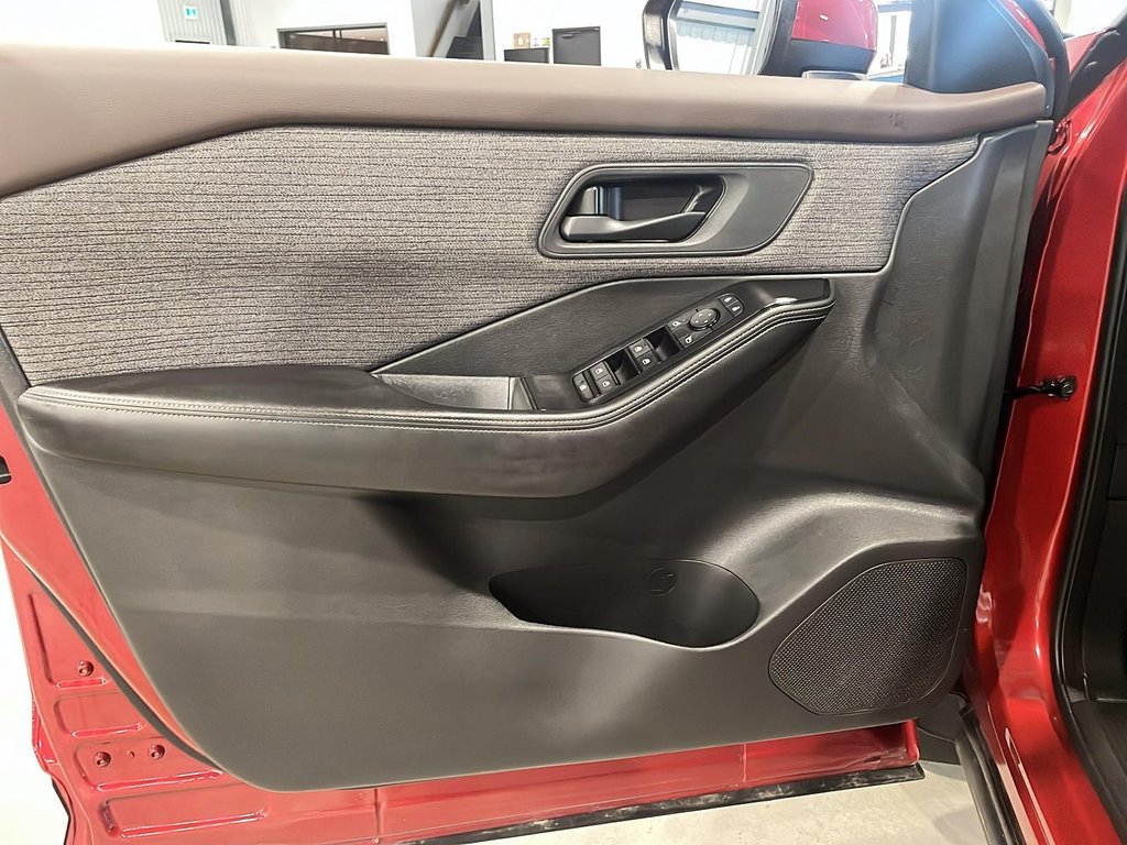 2022 Nissan Rogue S in Chicoutimi, Quebec - 11 - w1024h768px