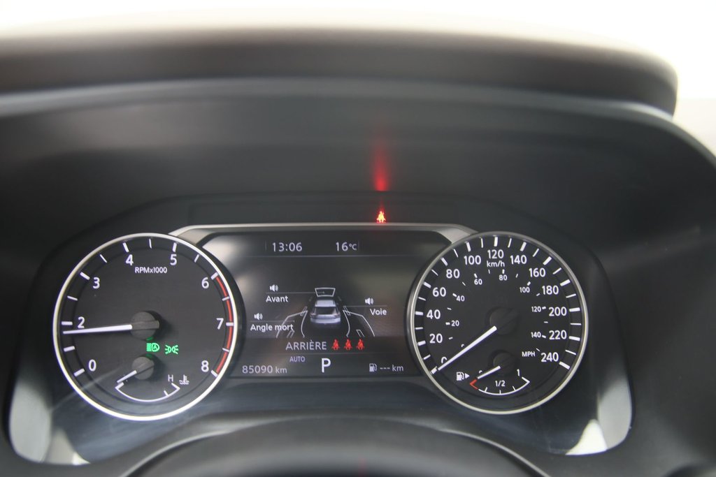 Nissan Rogue  2022 à Jonquière, Québec - 13 - w1024h768px