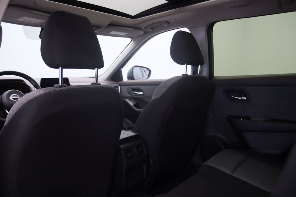 2023 Nissan Rogue in Jonquière, Quebec - 9 - w1024h768px